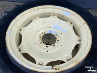 Roues, Pneus, Jantes, Barillets Jumelage Michelin 13.6R38 op 8 gaats velg