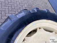 Roues, Pneus, Jantes, Barillets Jumelage Michelin 13.6R38 op 8 gaats velg