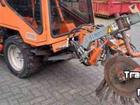 Désherbeuse à brosse rotative Caroni frontklepelmaaier