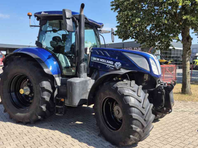 Tracteur New Holland T7.230 PC 40-eco, Lucht, Fronthef, geveerde cvooras en cabine BluePower