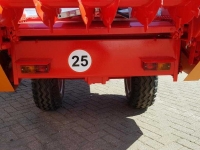 Epandeur de fumier AGM Mestverspreider Stalmeststrooier Dungstreuer Manure Spreader