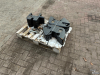 Poids frontaux Case IH 6 x 45 KG Frontgewichten + Middentrekhaak