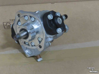 Chargeuse compacte Kubota Brandstofpomp SVL90-2 Parts nr:47668544