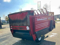 Distributeur de fourrage en bloc Schuitemaker Amigo 30 S Blokkenverdeelwagen
