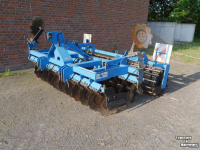 Déchaumeur à disques  Agroland Titanum 300