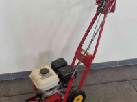 Coupeuse automotrice de gazon  4G7P