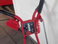 Coupeuse automotrice de gazon  4G7P