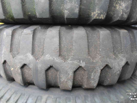 Roues, Pneus, Jantes, Barillets Jumelage Vredestein 9.00-16 Nato legerbanden op ringvelg 6-gaats wielen