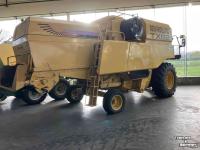 Moissonneuse batteuse New Holland TX62