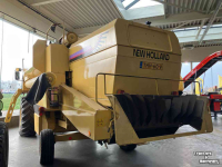 Moissonneuse batteuse New Holland TX62