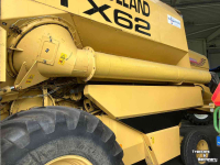 Moissonneuse batteuse New Holland TX62