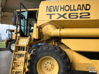 Moissonneuse batteuse New Holland TX62