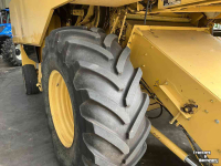 Moissonneuse batteuse New Holland TX62