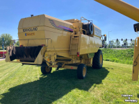 Moissonneuse batteuse New Holland TX62