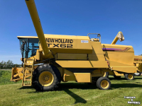 Moissonneuse batteuse New Holland TX62