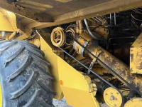 Moissonneuse batteuse New Holland TX 67