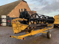 Moissonneuse batteuse New Holland TX 67