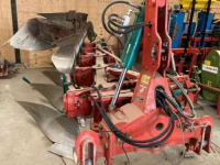 Charrues Kverneland EG 100 5 schaar ploegen