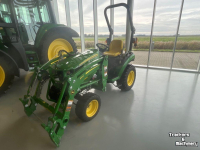 Tracteur pour vignes et vergers John Deere 2026R