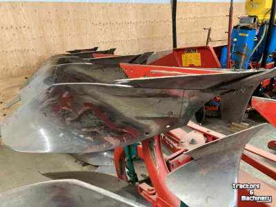 Charrues Kverneland EG 100 5 schaar ploegen