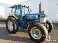 Tracteurs Ford 8210 II
