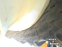 Roues, Pneus, Jantes, Barillets Jumelage BKT BKT 200/70R16 Banden