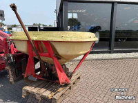 Distributeur d‘engrais Vicon Pendelstrooier