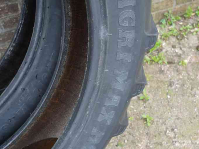 Roues, Pneus, Jantes, Barillets Jumelage BKT agrimax 230/95r36