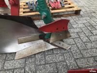 Charrues Kverneland LB 5-schaar Wentelploeg met VSS pakker / packer