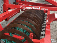 Rouleau compacteur latérale / avant Kverneland Varus