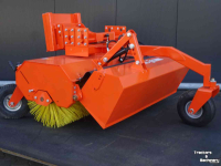 Balayeur Hofstede veegmachine Model  SMART verwisselbaar aankoppel bord ook met Knikmops etc aankoppeling
