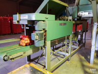 Autres matériel de convoyage et accessoires Pro-Pak BSM-1 rolverpakker links onbekend / unknown rolverpakker roll stock bagger raschelsack verpackung netzmaschine