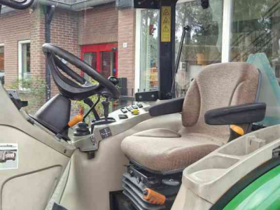 Tracteur pour horticulture John Deere 4720 E hydro
