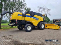 Moissonneuse batteuse New Holland CX 8.70