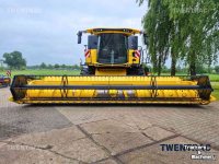 Moissonneuse batteuse New Holland CX 8.70