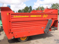 Distributeur de fourrage en bloc Schuitemaker Amigo 30S blokkenwagen blokkendoseerwagen voerkar voerwagen messenwals