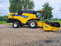 Moissonneuse batteuse New Holland CX 8.70 combine / maaidorser