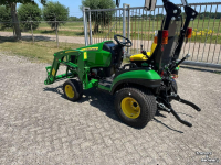 Tracteur pour vignes et vergers John Deere 1026R