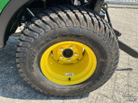 Tracteur pour vignes et vergers John Deere 1026R