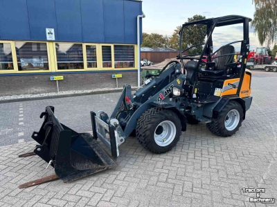 Chargeuse sur pneus Giant G2200 HD-Xtra wiellader minishovel kniklader