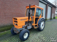 Tracteur pour vignes et vergers Renault R556S