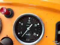 Tracteur pour vignes et vergers Renault R556S