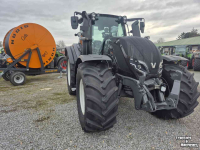 Tracteur Valtra T235 tractor