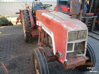 Tracteur pour vignes et vergers International 433