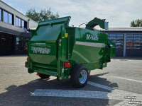 Distributeur de paille pour des logettes McHale C470 Stroblazer