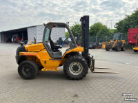 Charriot tous terrains à mât Manitou MC-30 ruwterrein heftruck