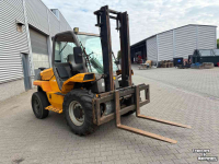 Charriot tous terrains à mât Manitou MC-30 ruwterrein heftruck