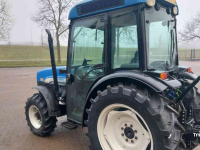Tracteur pour vignes et vergers New Holland TNV75A