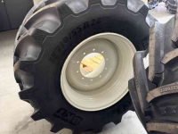 Roues, Pneus, Jantes, Barillets Jumelage BKT 900/50R42 + 710/55R28 of 710/55R30