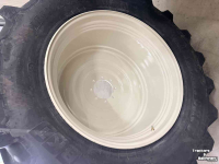 Roues, Pneus, Jantes, Barillets Jumelage BKT 900/50R42 + 710/55R28 of 710/55R30